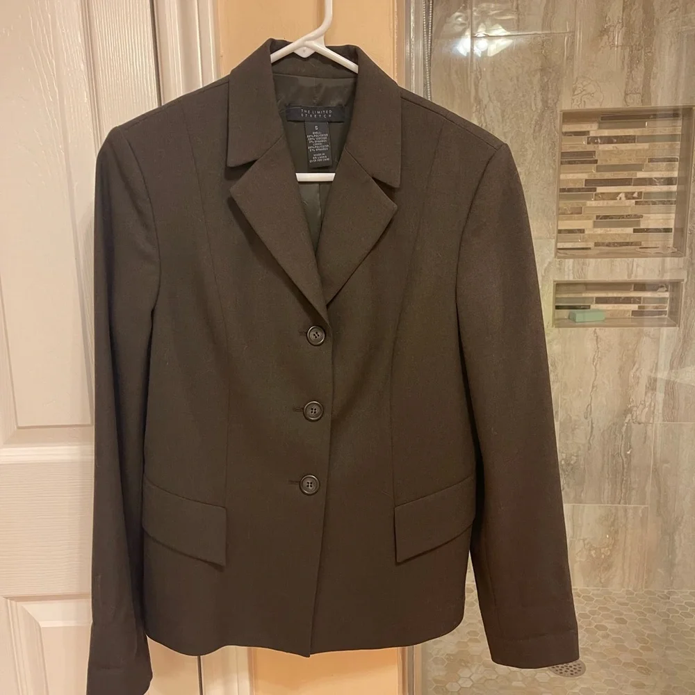 The Limited Brown Blazer with Notched Lapels and Tailored Fit - Picture 1 of 6